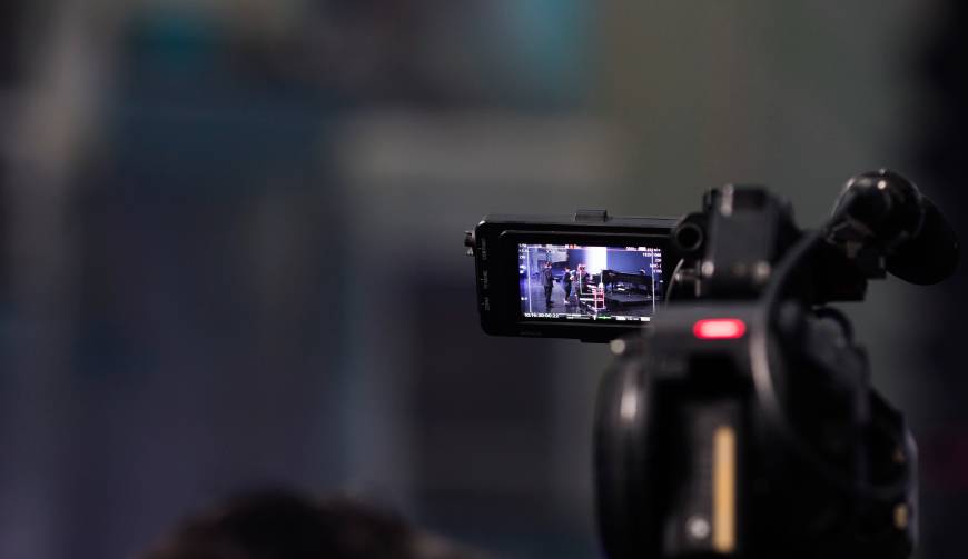 新田县广告片拍摄全流程揭秘：专业团队如何让品牌故事更动人？